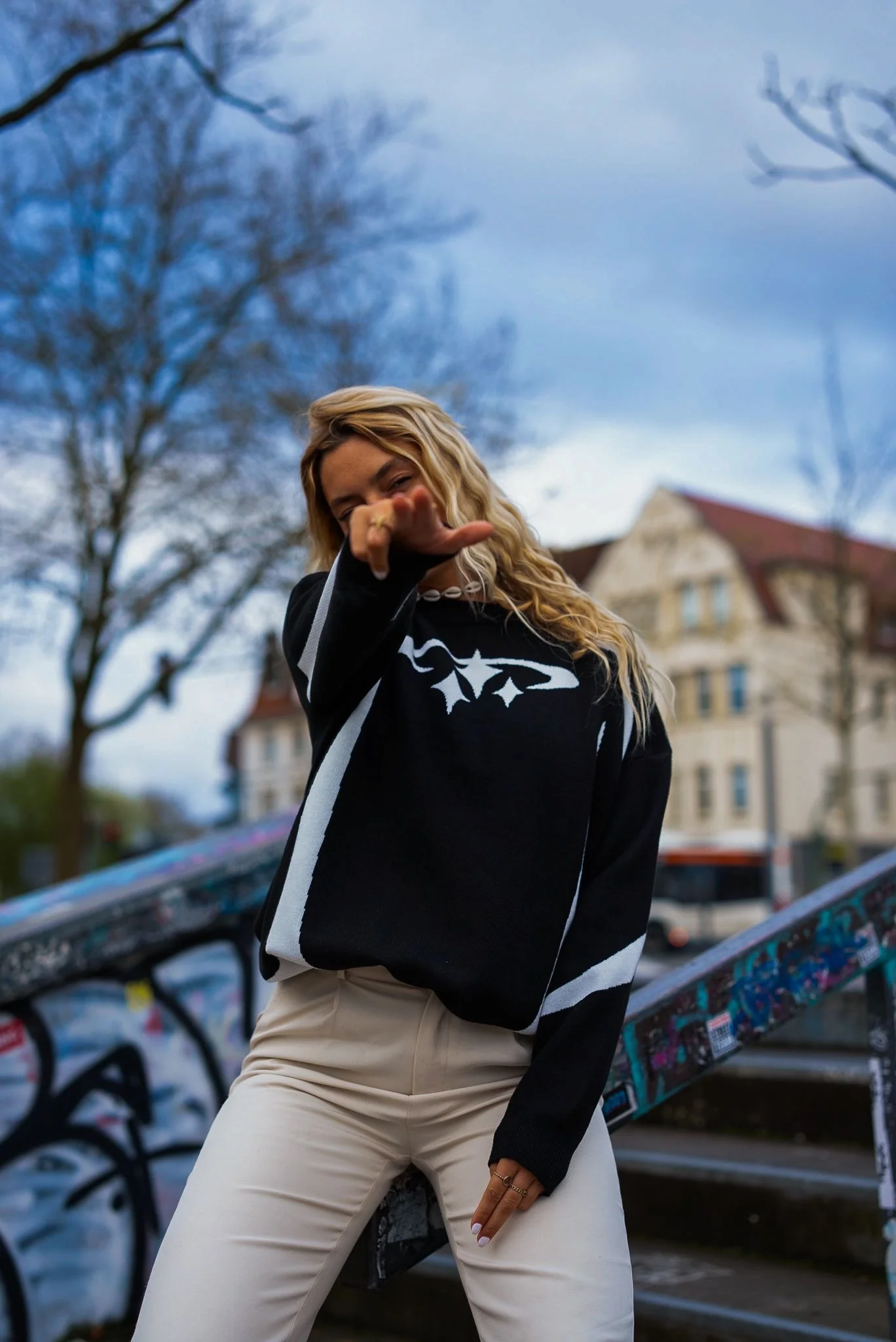 Y2K Vintage Sweater - Image 4